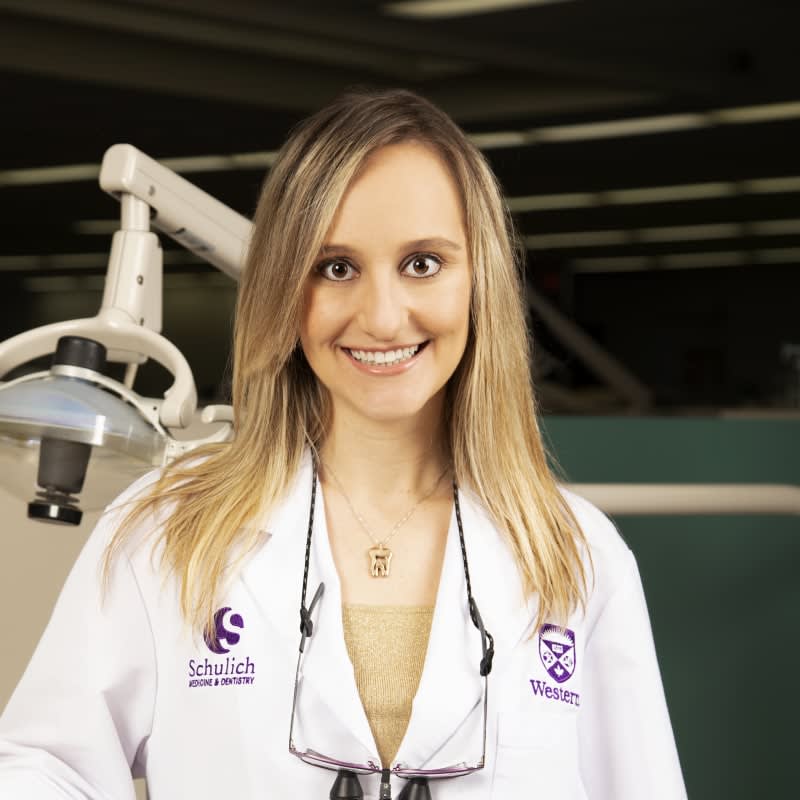 Caroline Alpert | Étudiant(e) en Médecine Dentaire